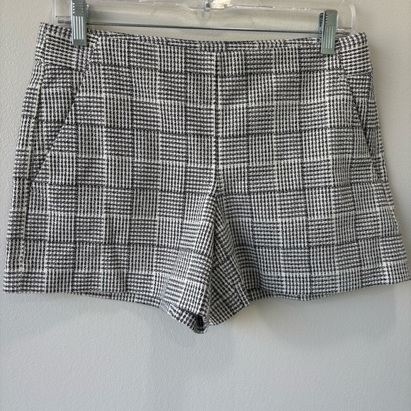 LOFT Black and White Plaid Dress Shorts Women's Size 2 EUC - Picture 1 of 4